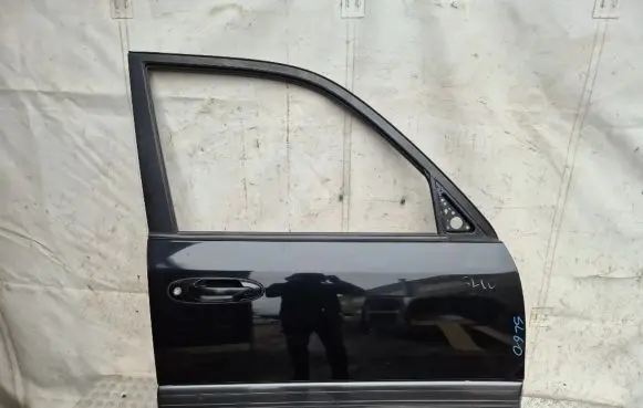 Toyota Land Cruiser (J100) Front door