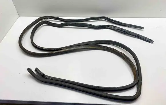 Mercedes-Benz SL R129 Front door rubber seal A1297200178 A1297200278
