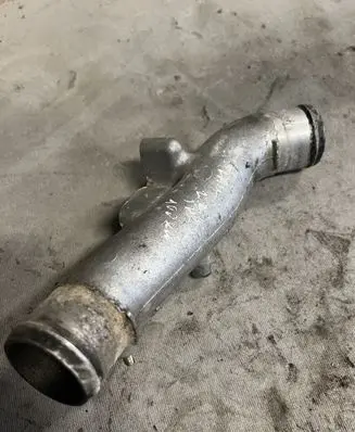 Nissan X-Trail T30 Intercooler hose/pipe 310631