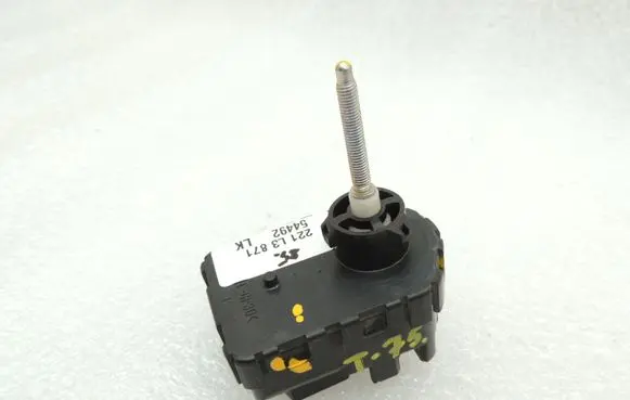 Toyota Yaris Headlight level adjustment motor 811700D710