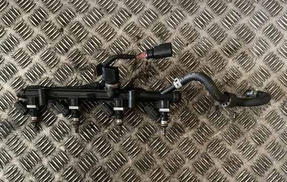 Volkswagen Golf VII Fuel main line pipe