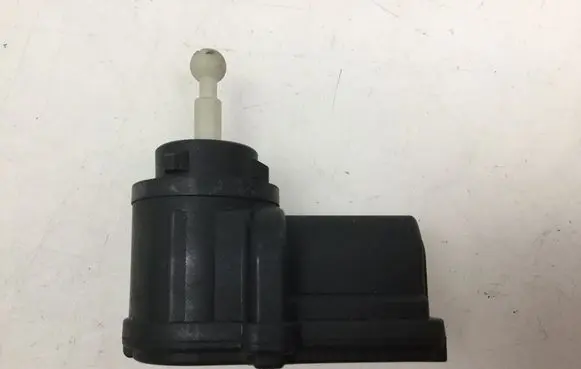 Volkswagen Golf IV Headlight level adjustment motor 1J0941295B