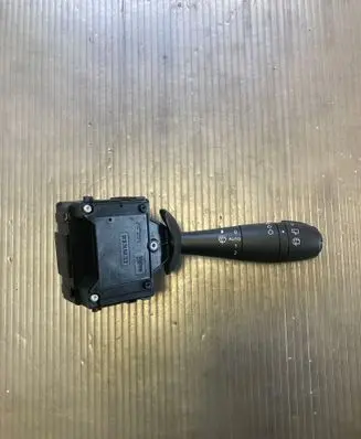 Renault Captur Wiper control stalk E10670325 160515