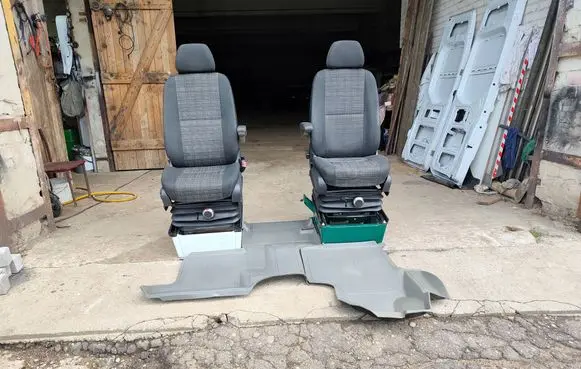Mercedes-Benz Sprinter W906 Seat set