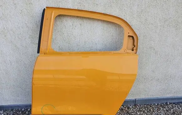 Renault Twingo III Rear door 