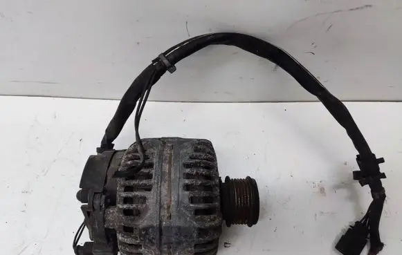 Volkswagen Golf IV Generator/alternator 028903028E