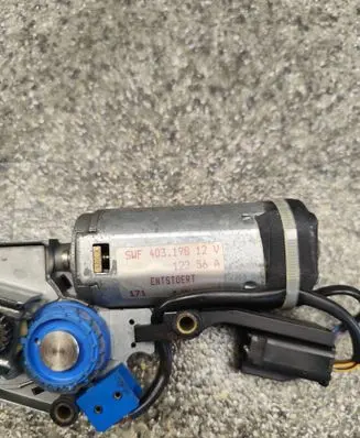 BMW 5 E34 Sunroof motor/actuator 40319812 12256A