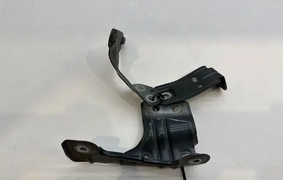 Seat Arona Fender mounting bracket 2521