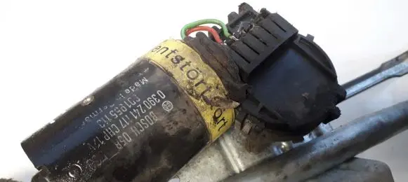 Audi A4 S4 B5 8D Wiper motor 0390241117 CD1955110