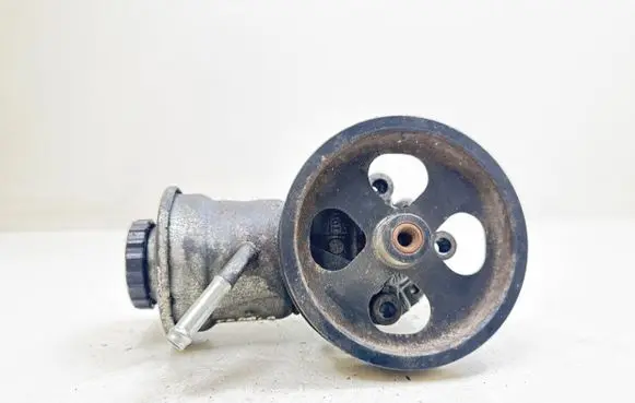 Toyota Corolla Verso AR10 Power steering pump