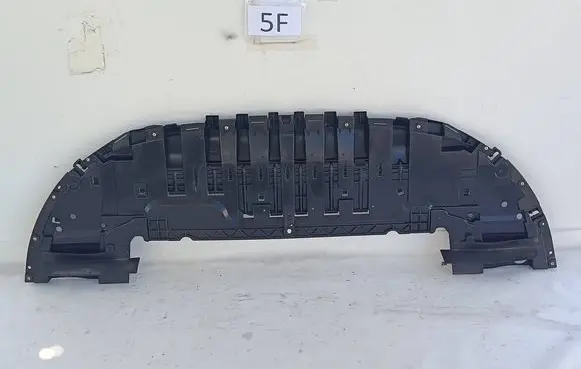 Renault Megane IV Front bumper skid plate/under tray 622353709R