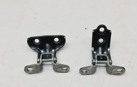 Rear door hinge set