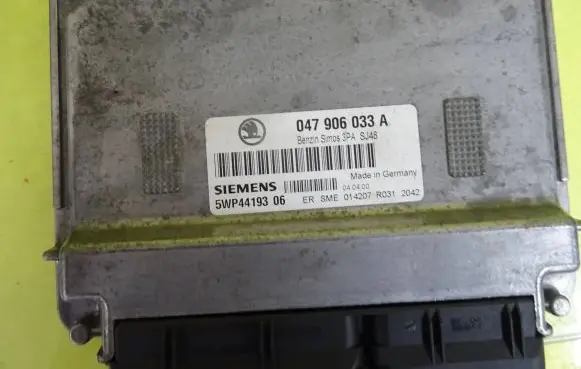 Skoda Fabia Mk1 (6Y) Engine control unit/module 047906033A 5WP4419306