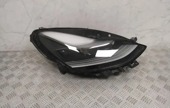Tesla Model Y Headlight/headlamp 151495300D
