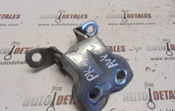 Toyota Avensis Verso Front door lower hinge 