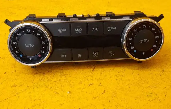 Mercedes-Benz C W204 Climate control unit A2049006005