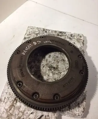 Volkswagen PASSAT B3 Flywheel 027105273D