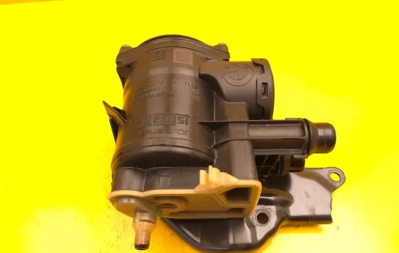 BMW 3 G20 G21 Oil breather separator 7925785