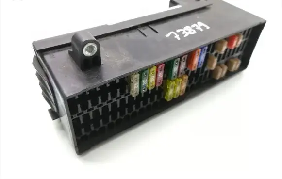 Volkswagen Touran I Fuse module 1T2970039