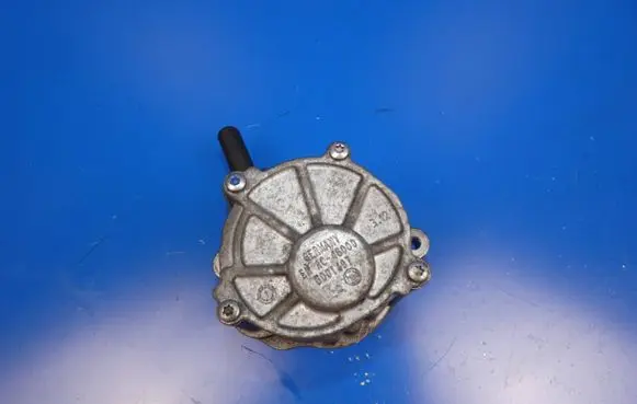 Mercedes-Benz B W246 W242 Vacuum pump A6512300565 01226304