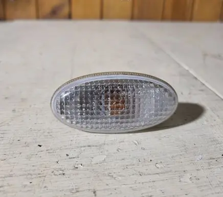 Mazda 2 Front fender indicator light P2829