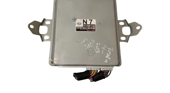 Subaru Forester SG Engine control unit/module 22611AK671 A18000R7D 5Z10