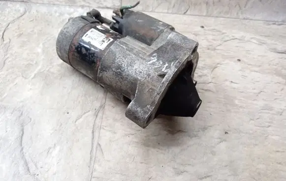 Peugeot 406 Starter motor M000T85381