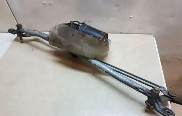 Volkswagen Caddy Front wiper linkage and motor 9390332376