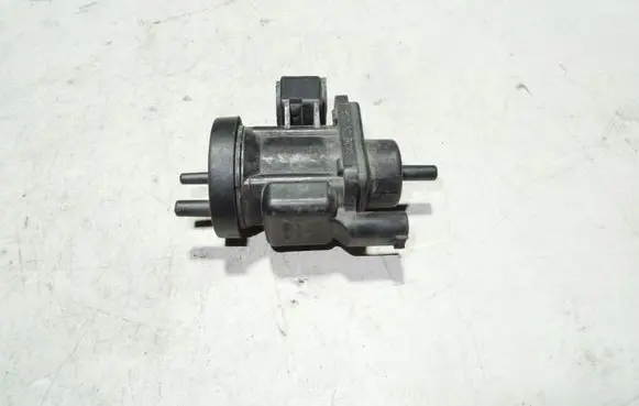 Mercedes-Benz S W220 Turbo solenoid valve A0005450527