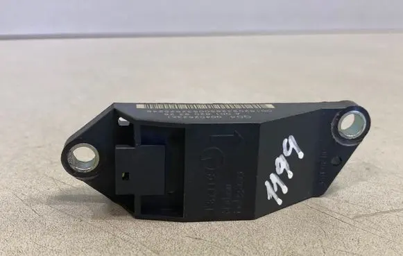 Mercedes-Benz CLS C219 Airbag deployment crash/impact sensor A0018209326
