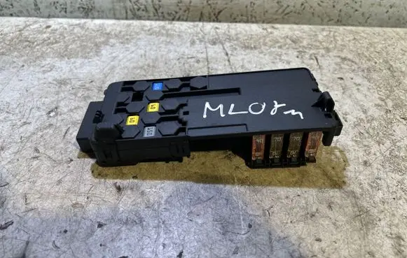 Mercedes-Benz ML W164 Fuse box set 2115452601