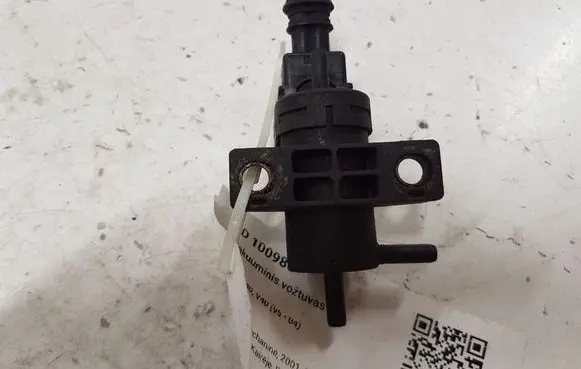 Volvo S40, V40 Vacuum valve 7700113709