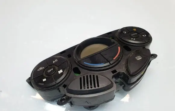 Ford Focus Climate control unit 2S4H18C612AK WNAA07978