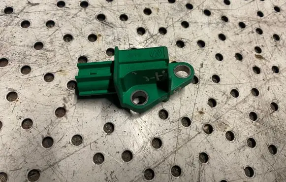 Audi A4 S4 B8 8K Airbag deployment crash/impact sensor 1K0909606C