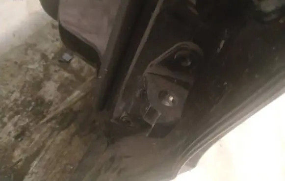 Mercedes-Benz A W169 Rear door lower hinge