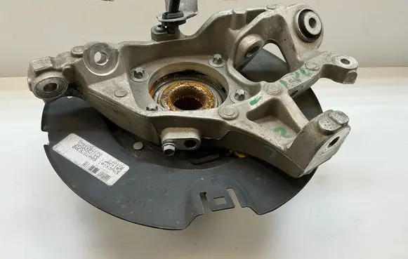 Dodge Challenger Rear wheel hub spindle/knuckle 04779209AG 68079763AB 04779205AF