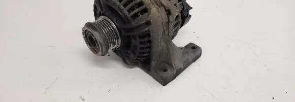 Volvo XC70 Generator/alternator 30667787 0124525060