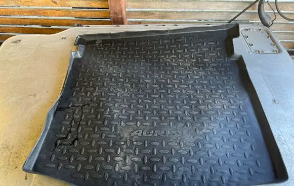 Toyota Auris E180 Rubber trunk/boot mat liner 