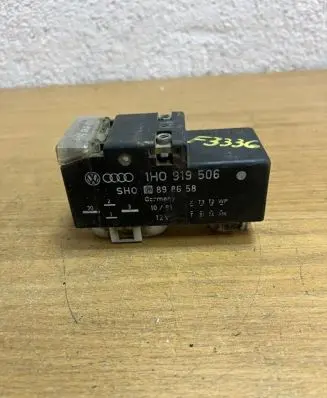 Volkswagen Golf III Other relay 1H0919506 F3336