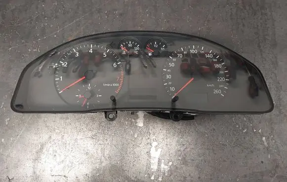 Audi A4 S4 B5 8D Speedometer (instrument cluster) 8D0919861H