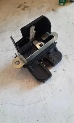 Skoda Yeti (5L) Trunk lock loop 100709