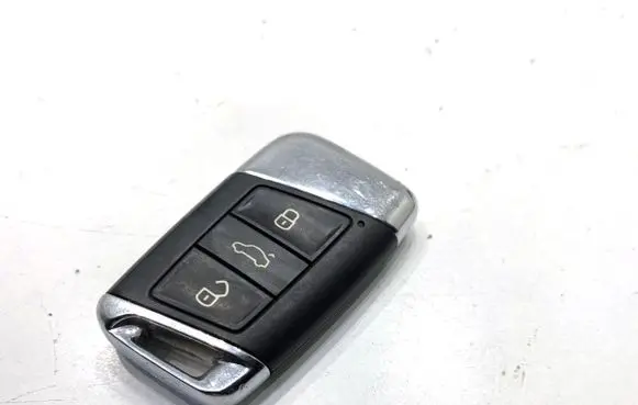 Skoda Superb B8 (3V) Ignition key/card 