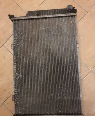 BMW 5 E34 Coolant radiator 2243444 2244542 2181110003