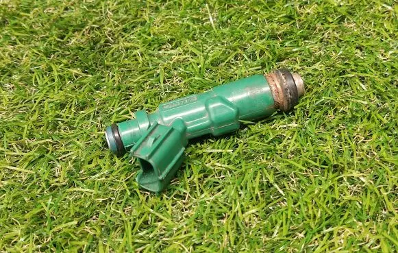 Toyota Prius (XW20) Fuel injector 2325021020