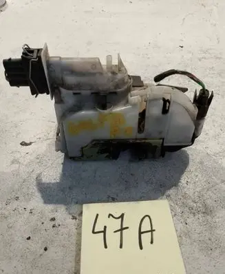 Volkswagen Golf III Front door lock 1H1837016A