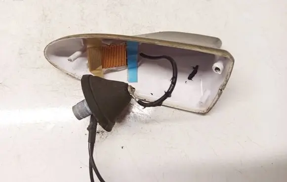 Nissan Primera Aerial GPS antenna 