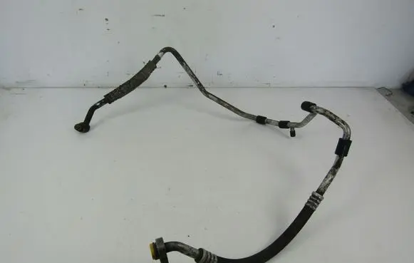 Volkswagen PASSAT B5.5 Air conditioning (A/C) pipe/hose 