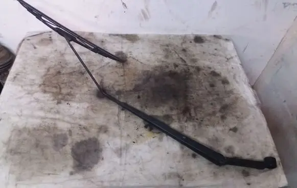 Toyota Avensis Verso Windshield/front glass wiper blade 