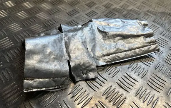 Porsche Cayenne (9Y0 9Y3) Heat shield in engine bay 06M133105