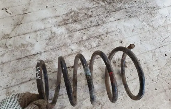 Nissan X-Trail T30 Rear coil spring NOCODE